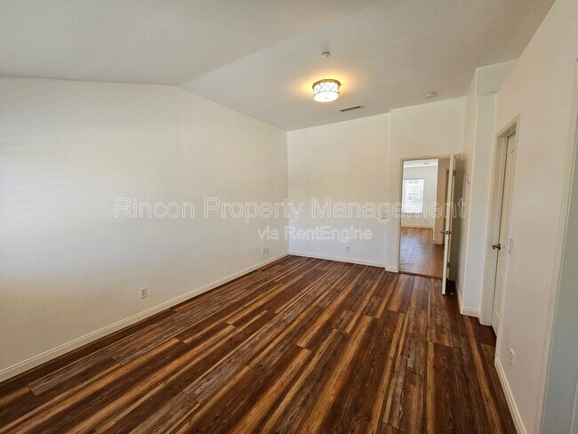 Building Photo - 4782 Templeton St