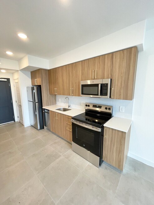 Building Photo - 1940 Van Buren St