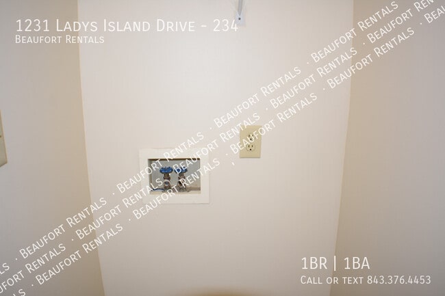 Building Photo - 1231 Ladys Island Dr