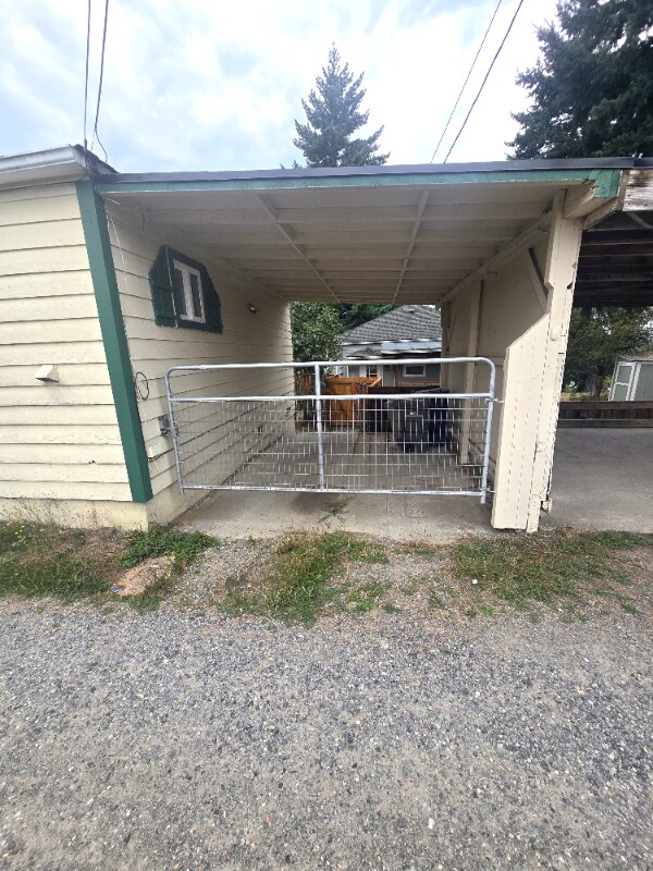 Building Photo - 127 S Macleod Ave