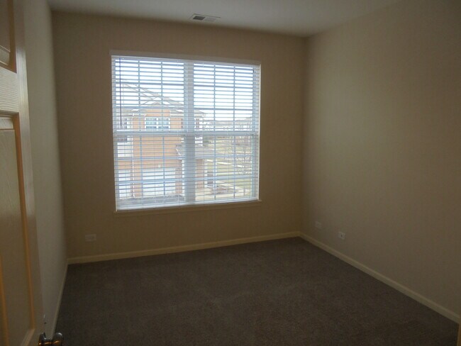 Building Photo - 4234 Savoy Ln