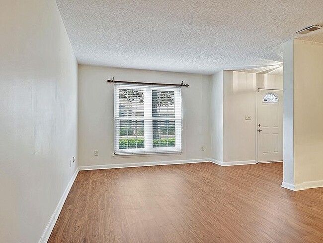 Living Room - 2907 Barrington Ln