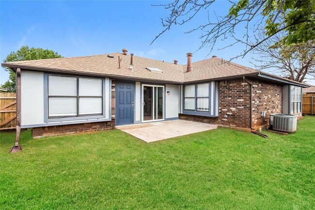 Building Photo - 11225 Cimarron Dr