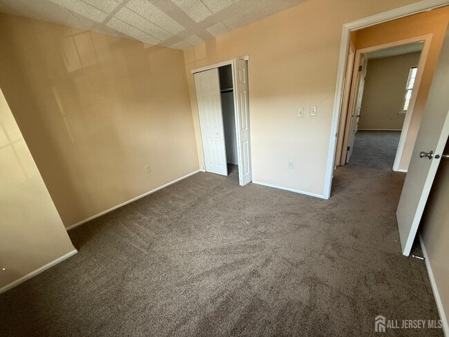 Building Photo - 425 Northam Dr