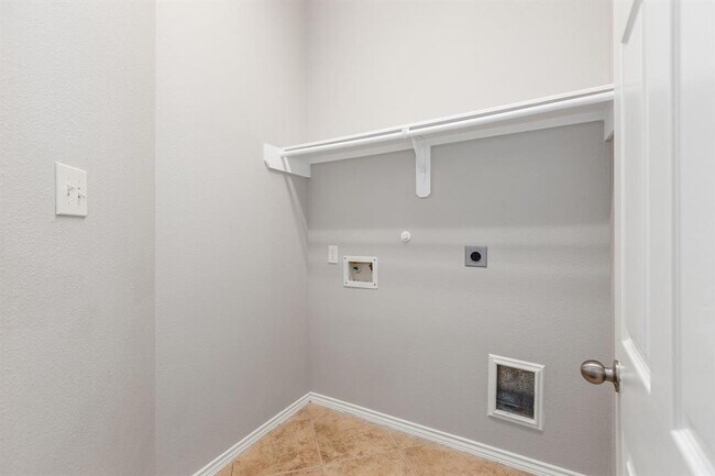 Building Photo - 13039 Golden Water Ct
