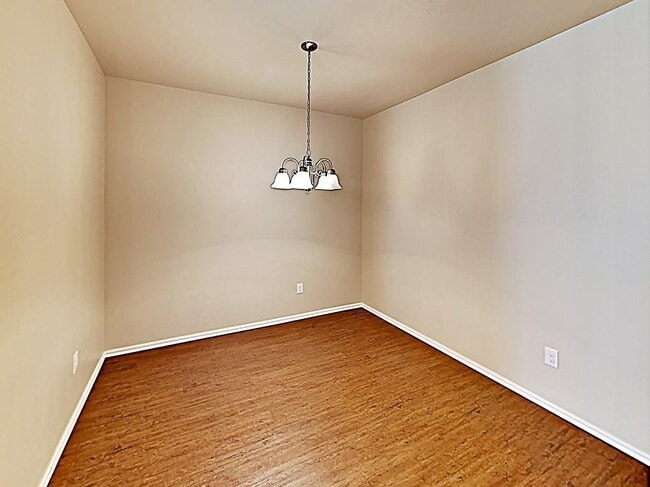 Building Photo - 4704 River Mesa Dr