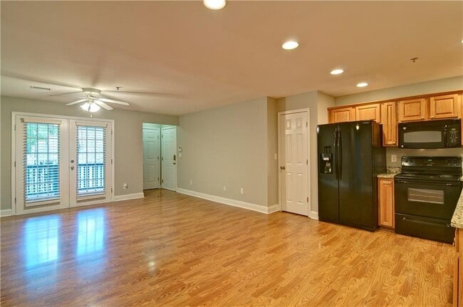 Building Photo - 504 Madison Ct