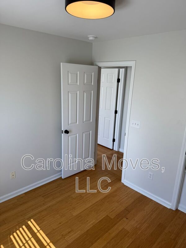 Building Photo - 230 Spring Crossing Cir