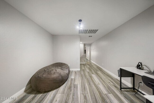 Building Photo - STUNNING 5 BEDROOM WITH LOFT & BONUS ROOM 3.5 BATH IN EASTMARK MESA COMMUNITY 2,655 SQ FT