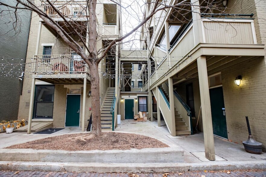 Building Photo - 1407 Vine St
