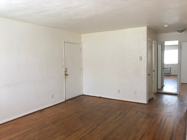 Building Photo - 406 Bosley Ave