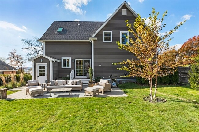 Building Photo - 119 Sycamore St