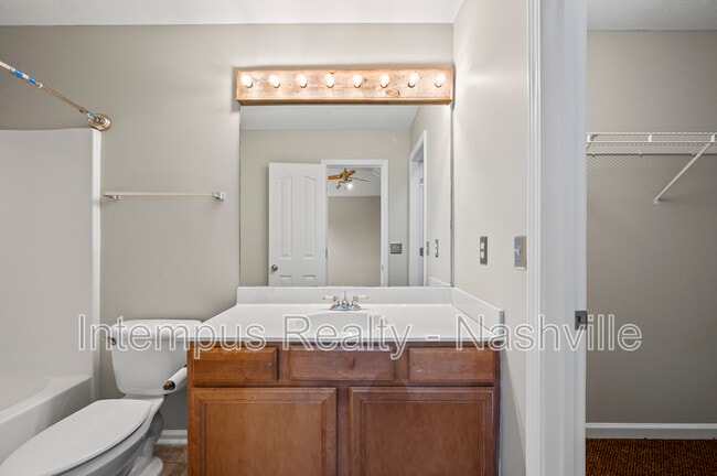 Building Photo - 415 Shoshone Pl