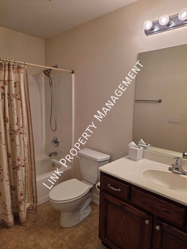 Building Photo - Beautiful 2 bedroom 2 full bath Condo near Missionary Ridge with garage, washer and dryer and gas...