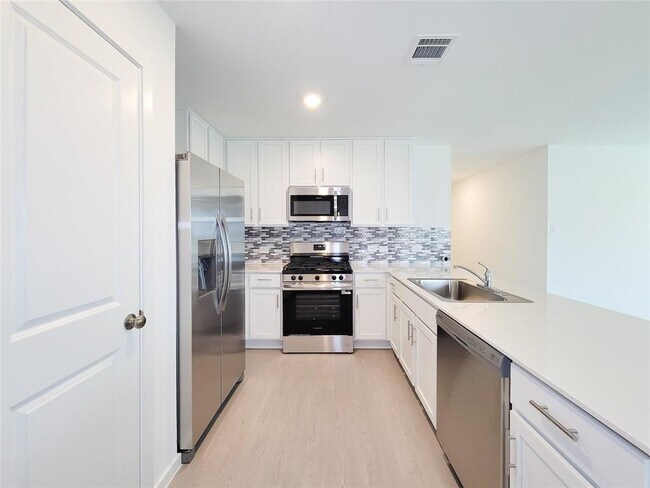 Building Photo - 6 Riverwood Circle Ct