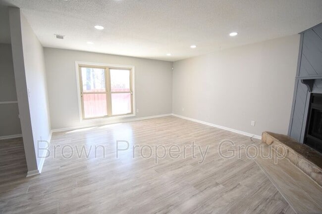 Building Photo - 7004 Timbercroft Ln