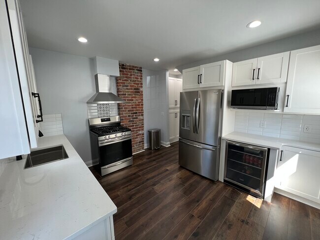 Primary Photo - 931 Thomas Rd