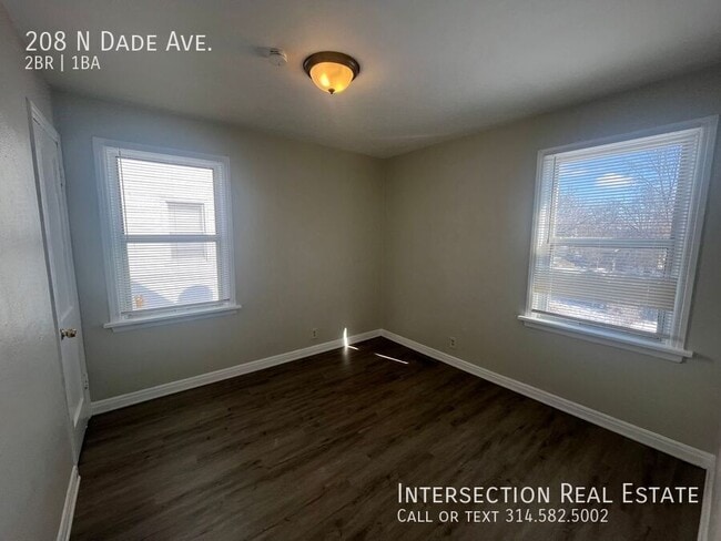 Building Photo - 208 N Dade Ave