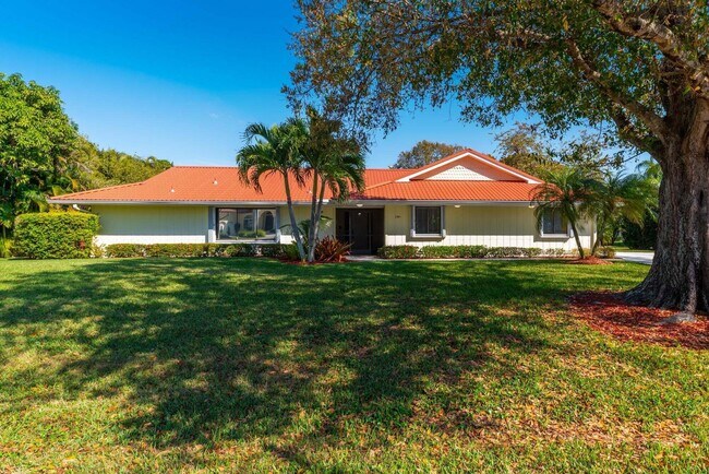 Building Photo - 2341 NW Bay Colony Ct