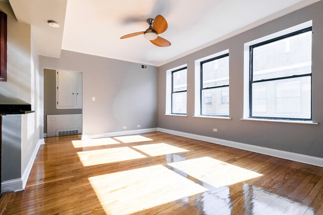 Building Photo - One Bedroom in South Shore Available Now!