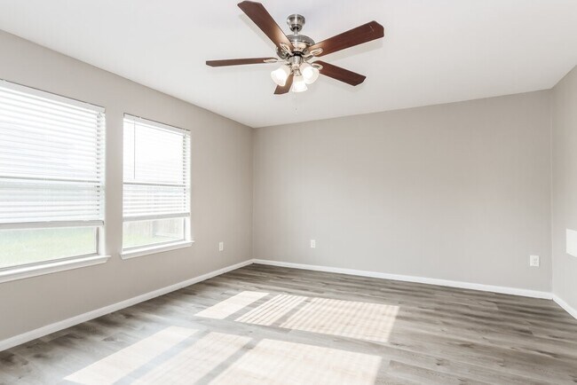 Building Photo - 15322 Key Crest Ln