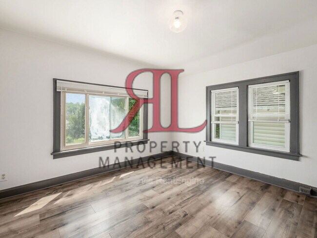 Building Photo - 439 Eldridge Ave