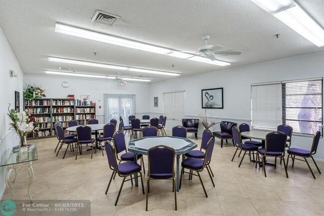 Building Photo - 2240 N Cypress Bend Dr