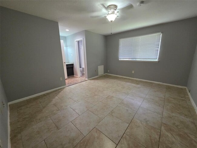 Building Photo - 814 Cascade Creek Dr