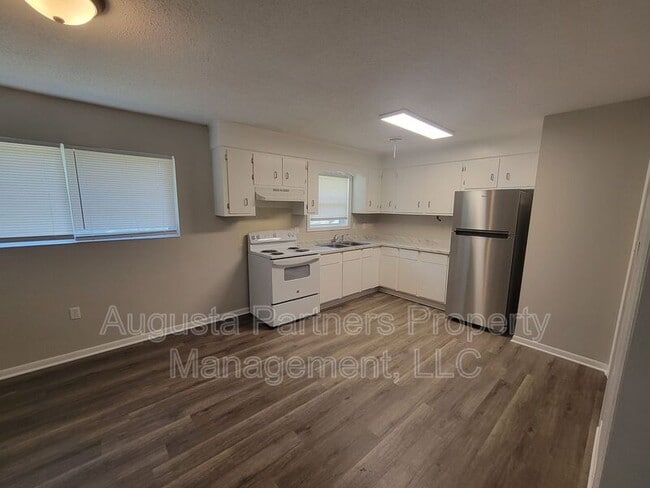 Building Photo - 3618 Audubon Pl