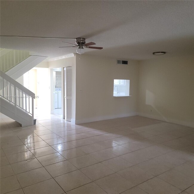 Building Photo - 6699 Racquet Club Dr