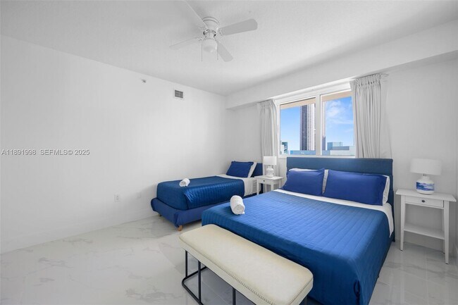 Building Photo - 18100 N Bay Rd