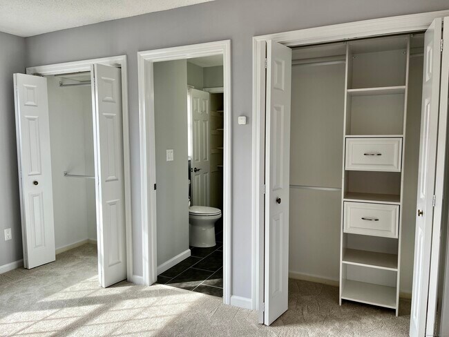 Building Photo - 808 Fieldstone Ct