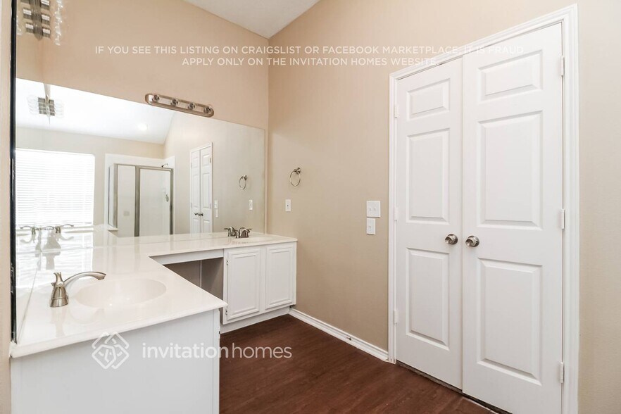 Building Photo - 1700 Lansdale Dr