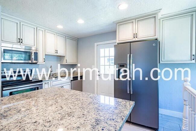 Building Photo - 653 N 1300 W