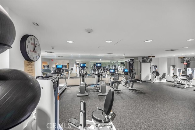 Building Photo - 13600 Marina Pointe Dr