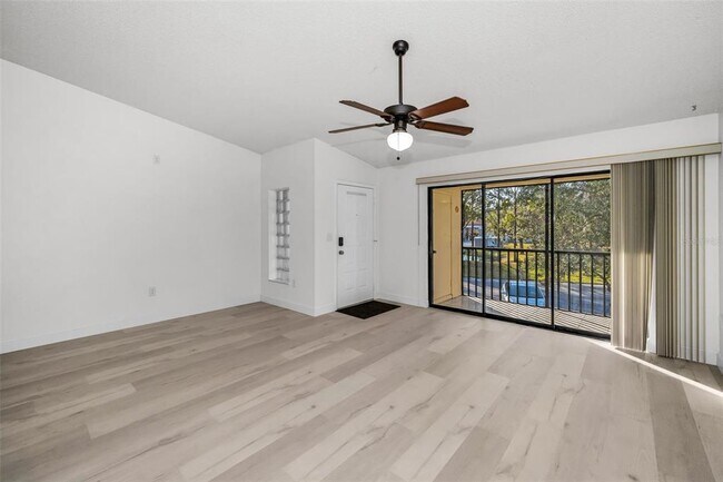 Building Photo - 3377 Crystal Ct E