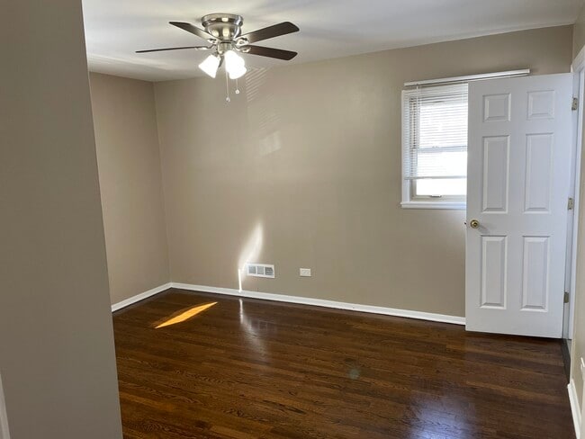 Building Photo - 83 Indianwood Dr
