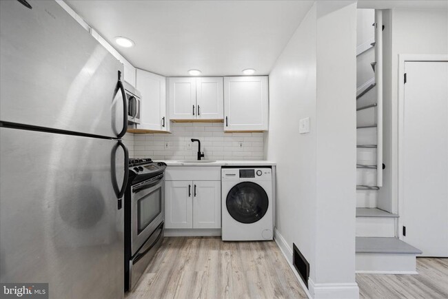 Building Photo - 2700-14 South St