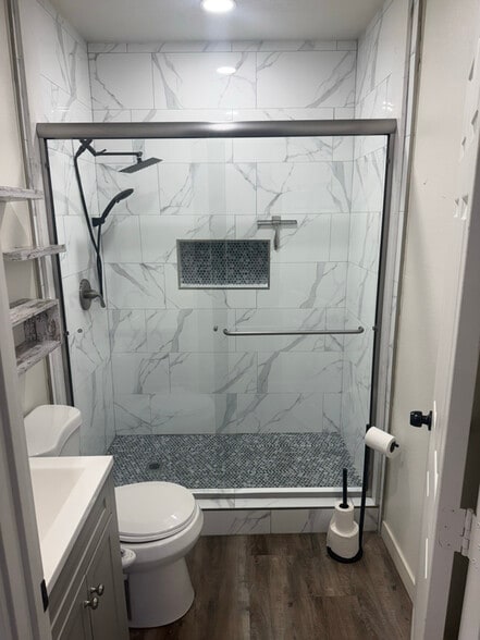 Building Photo - 1304 E 9th St