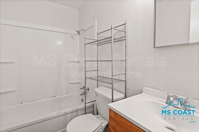 Building Photo - 316 Tandy Dr