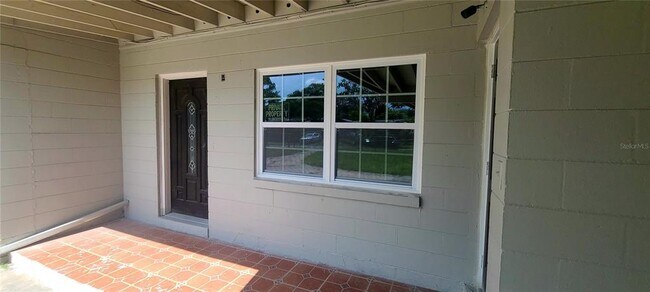 Building Photo - 301 Hope Cir