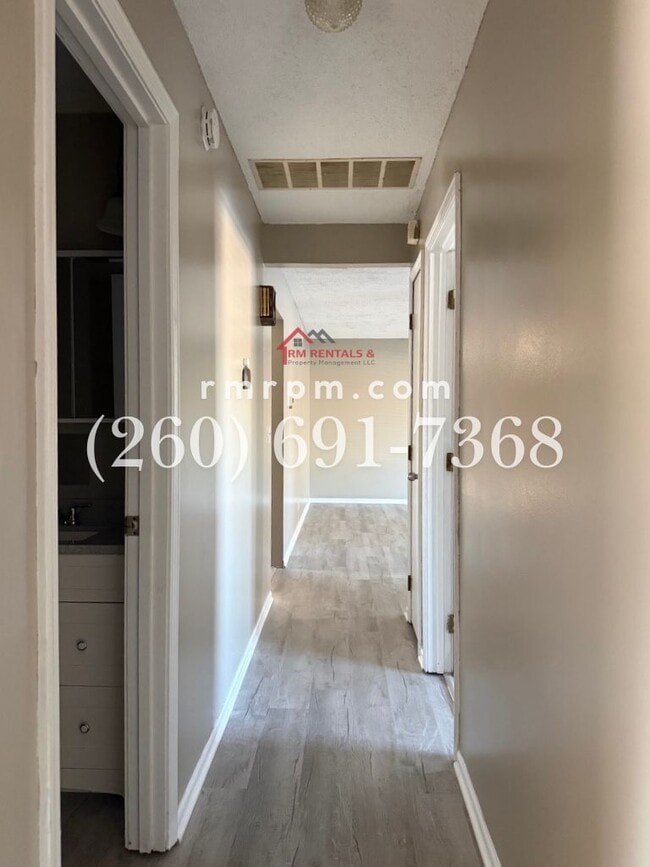 Building Photo - 1220 Fairview Ave