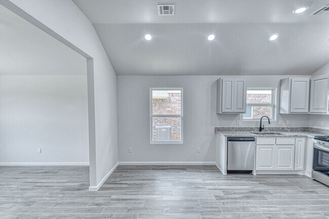 Building Photo - 932 Varenna Ct