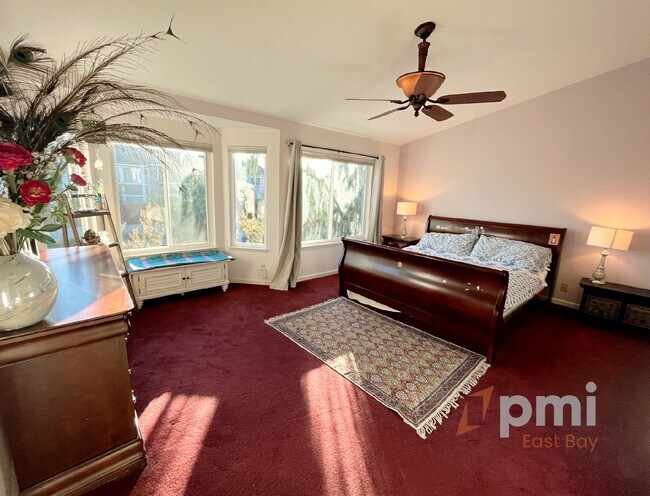 Building Photo - Exquisite 4-Bedroom Solar Home in Prime Location with Community Amenities