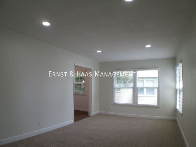 Building Photo - 4531 N Banner Dr