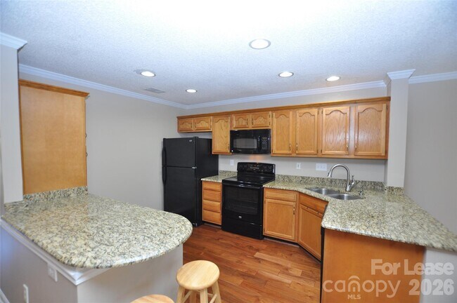 Building Photo - 8421 Southgate Commons Dr