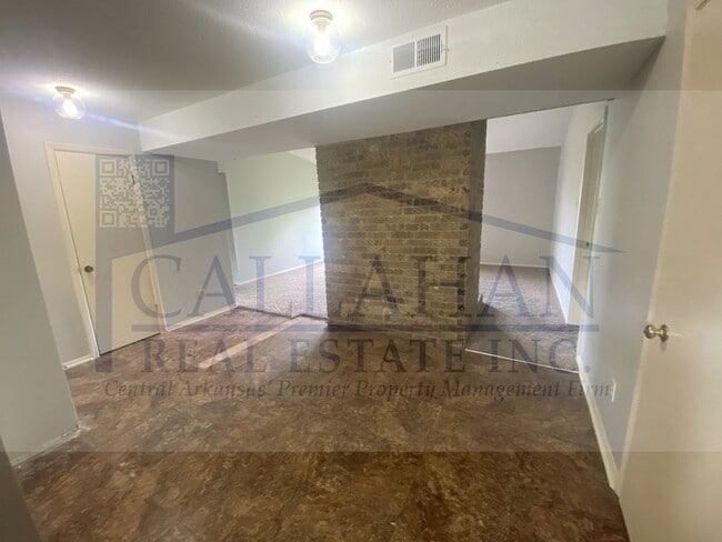 Building Photo - NLR 3 Bedroom Home