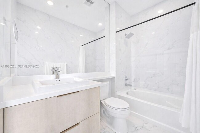 Building Photo - 325 S Biscayne Blvd