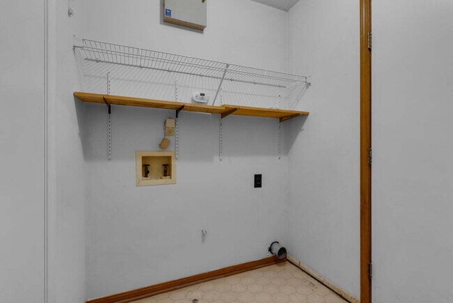 Building Photo - "Charming 3-Bed Home in Fort Walton Beach – Pet Friendly!"
