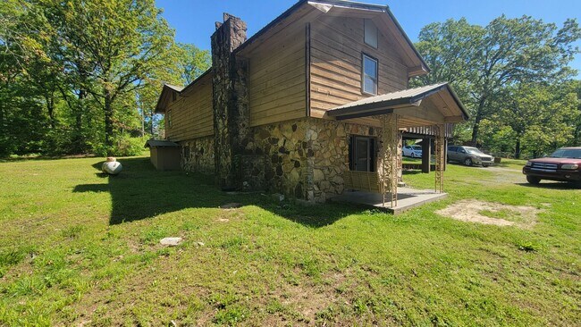 Building Photo - 300 Antioch Rd